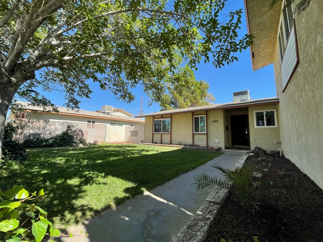 1605 Forane St, Barstow, CA 92311 House for Rent in Barstow, CA