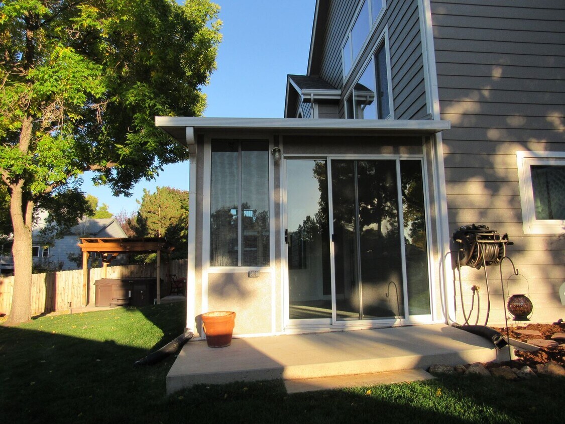 Primary Photo - Basement Aprtment with 2 bedrooms and 1 ba...