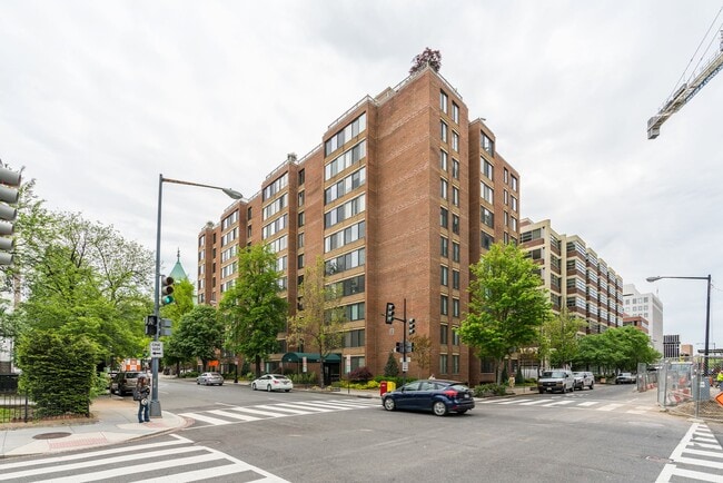 Building Photo - 1301 20th St NW