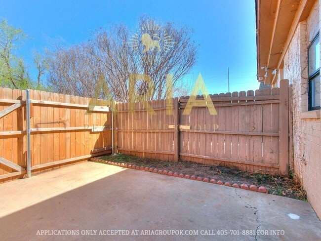 Foto del edificio - Spacious 2 Bed/1.5 Bath Townhouse in East ...