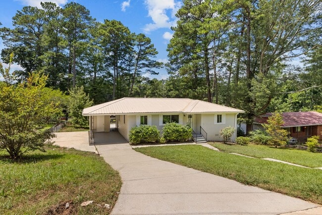 Building Photo - Beautiful 2 Bedroom, 2 Bathroom house