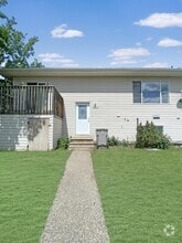 Building Photo - 9313 C-93107 107 Ave
