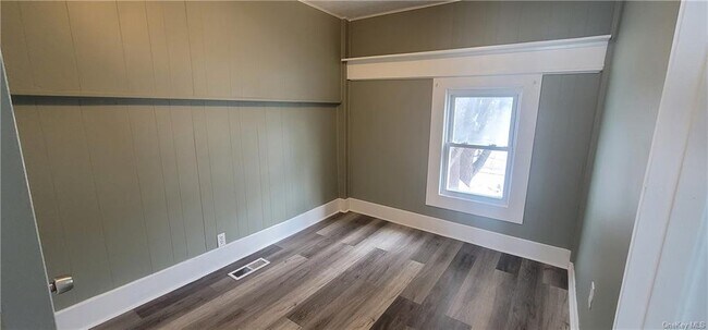 Foto del edificio - 2250 NY-302