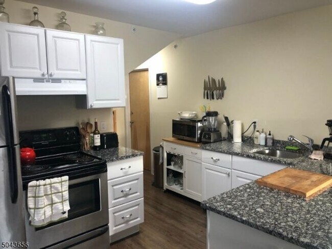 Foto del edificio - 147 Elmer St