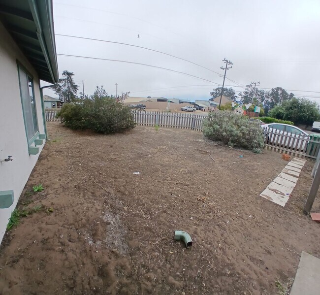 Building Photo - 1060 Santa Ynez Ave