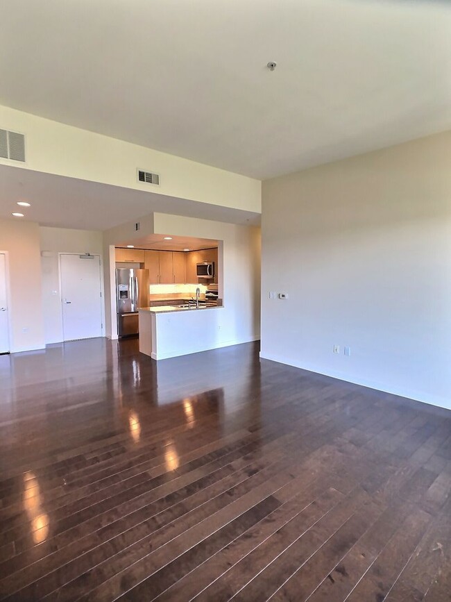 Photo - Unique 1 Bedroom Flat for Rent at Plant 51... Apartment