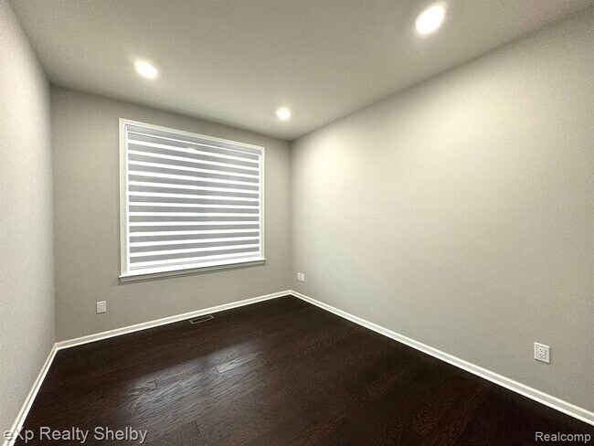 Foto del edificio - 49477 Hummel Dr