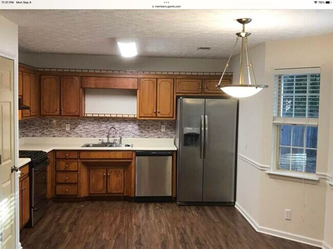 Foto del edificio - 445 Cowan Rd