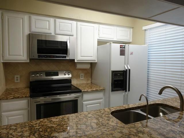 Foto principal - 18240 Midway Rd