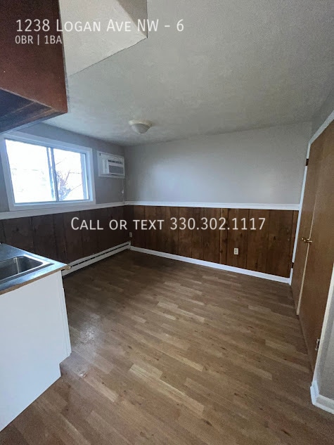 Building Photo - Studio Apartment Rent Ready