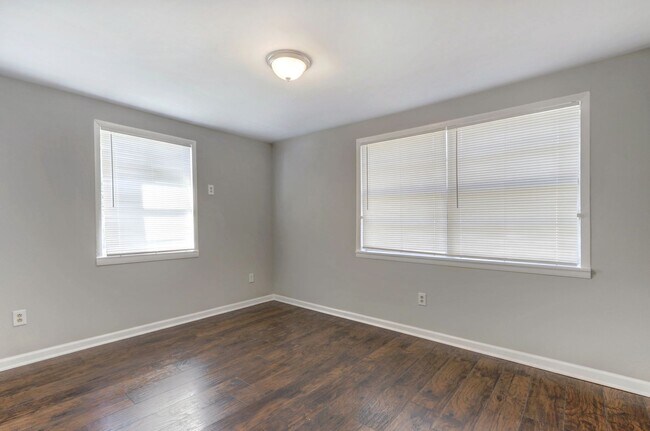 Foto del edificio - 1724 E 39th St