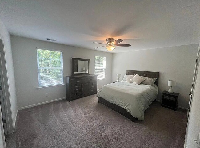 Building Photo - 174 Calm Oaks Cir