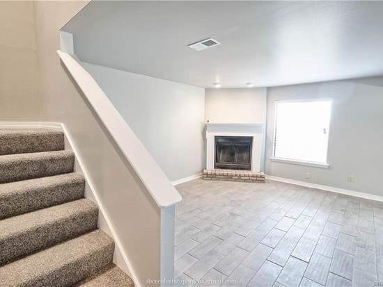 Building Photo - 5646 S Lakeshore Dr