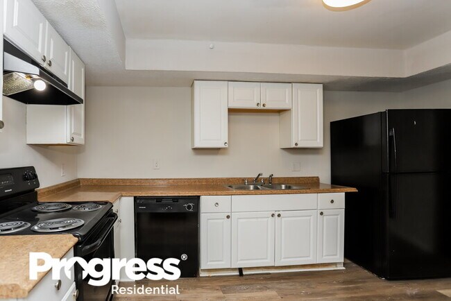 Building Photo - 2475 Castile Dr
