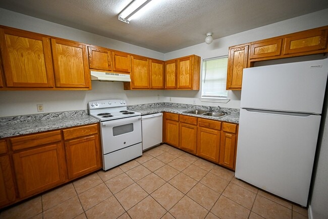 Foto del edificio - Cozy 2 Bedroom 1 Bath 2nd floor unit