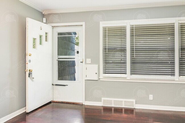 Foto del edificio - 5930 Harrison St