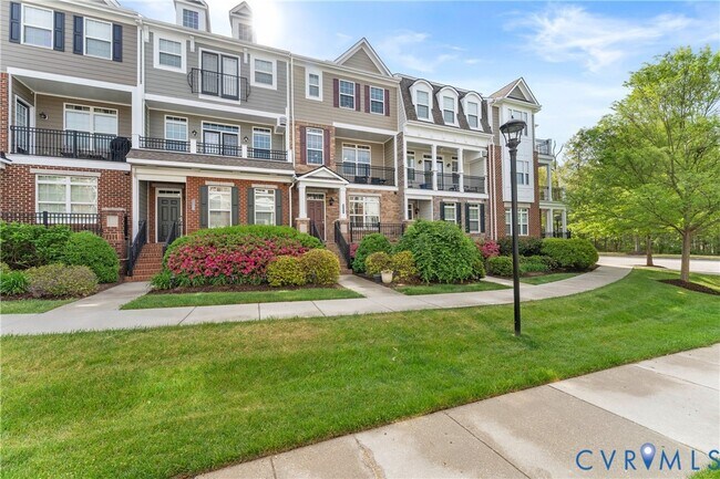 Foto del edificio - 3904 Village Townes Walk