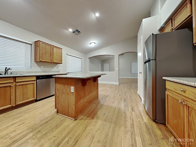 Building Photo - 9126 W Serrano St