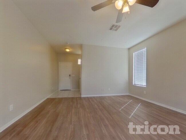 Building Photo - 2640 S 89th Ave