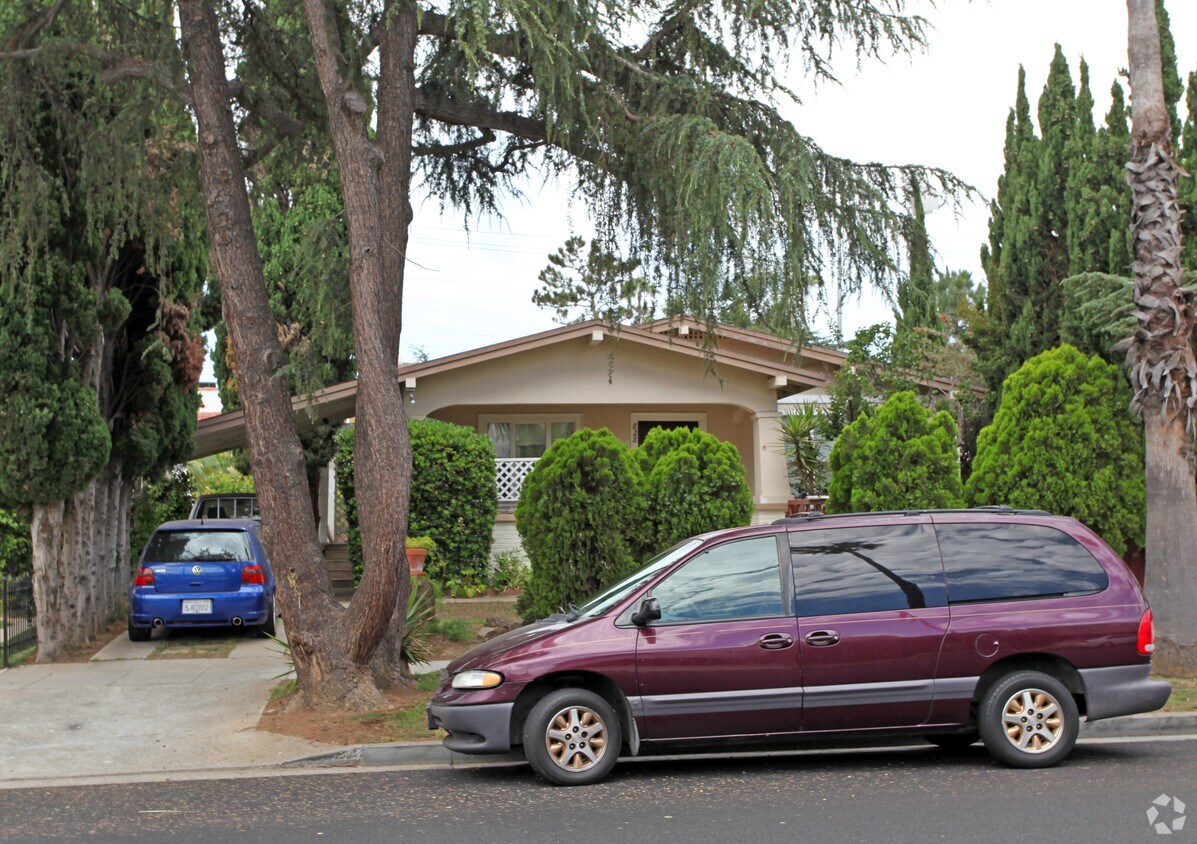 Primary Photo - 828 9th St