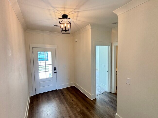 Building Photo - Evergreen Hills like-new home!