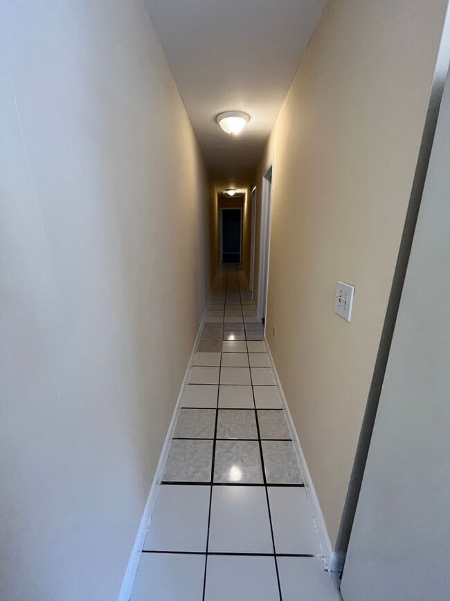 Photo - Dorian 1058-60 Apartment
