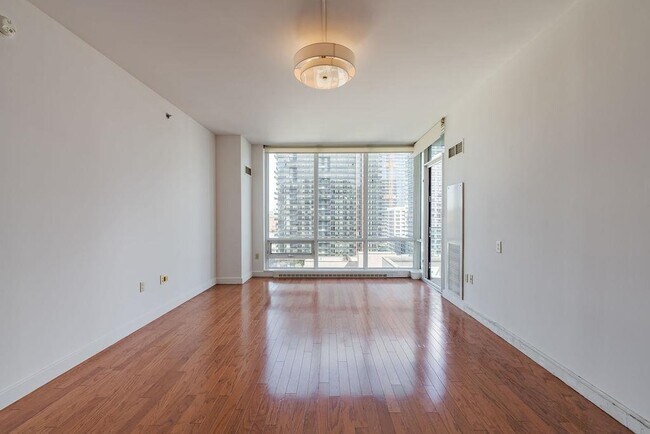 Foto del edificio - 1 Shore Ln