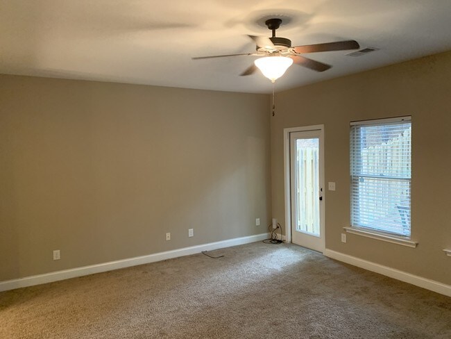Foto del edificio - 3Bed/2.5Bath Home - No pets, No section 8