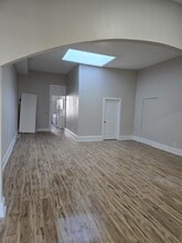Building Photo - 206 S Main St