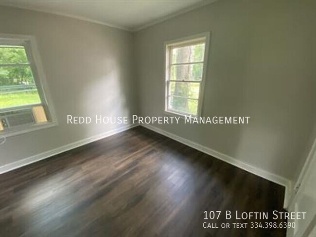 Building Photo - Quaint side of duplex in heart of Enterprise!