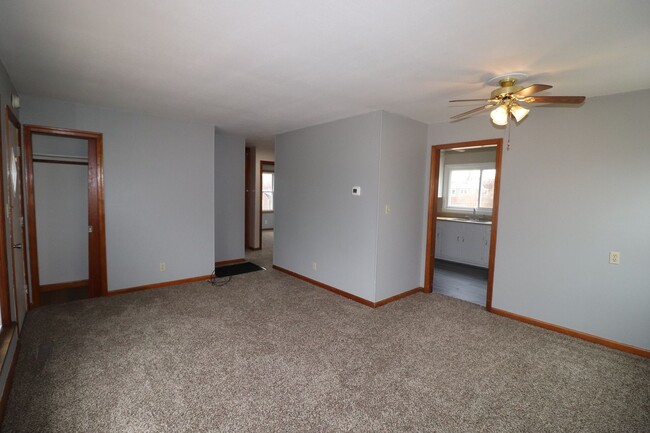 Building Photo - Spacious Updated Charming Home