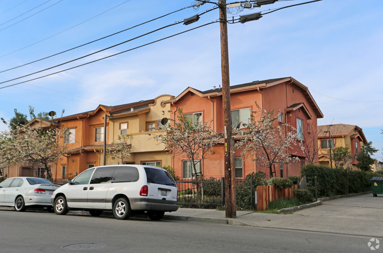 Primary Photo - Windemere Apartments