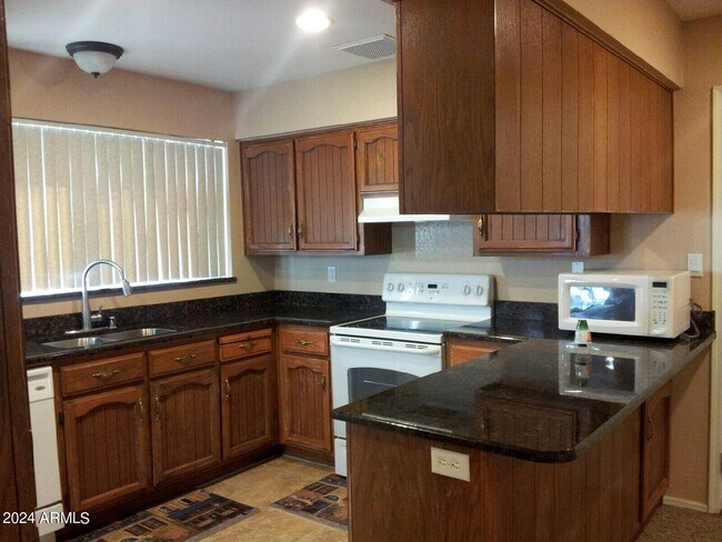 Building Photo - 1449 E McNair Dr