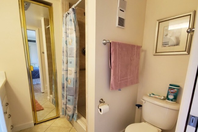 Building Photo - 1166 6th Ave