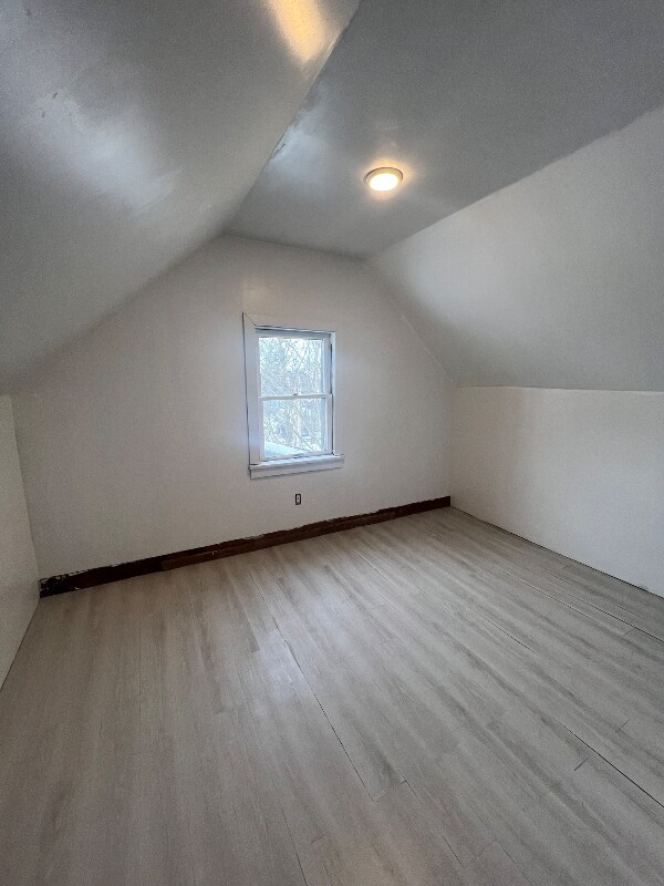 Foto principal - 12209 Corlett Ave