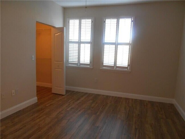 Building Photo - 2058 Alta Meadows Ln