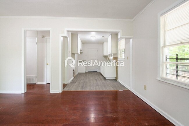 Foto del edificio - Redone and ready for move in