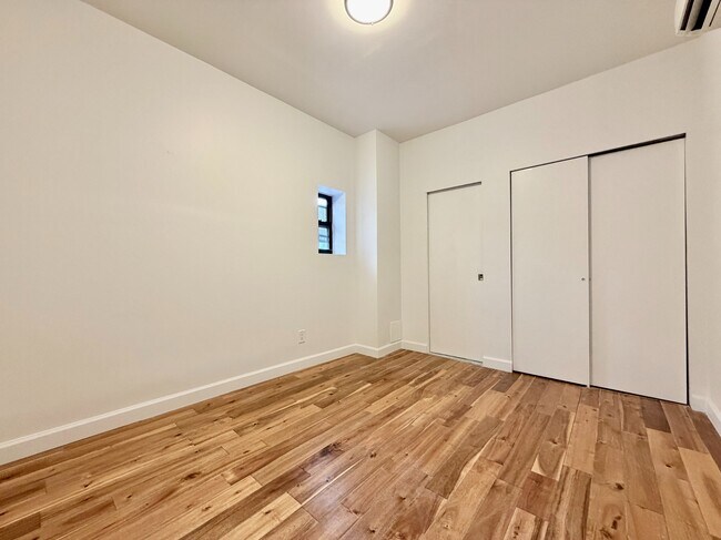 Foto del edificio - 346 W 52nd St