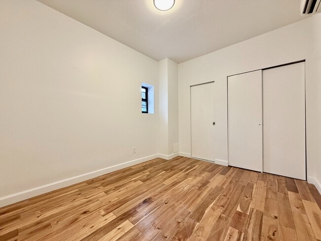 Building Photo - 346 W 52nd St