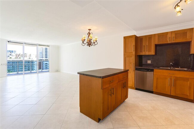 Building Photo - 3800 S Ocean Dr