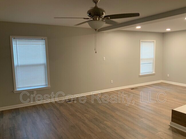 Building Photo - 3133 Estes St