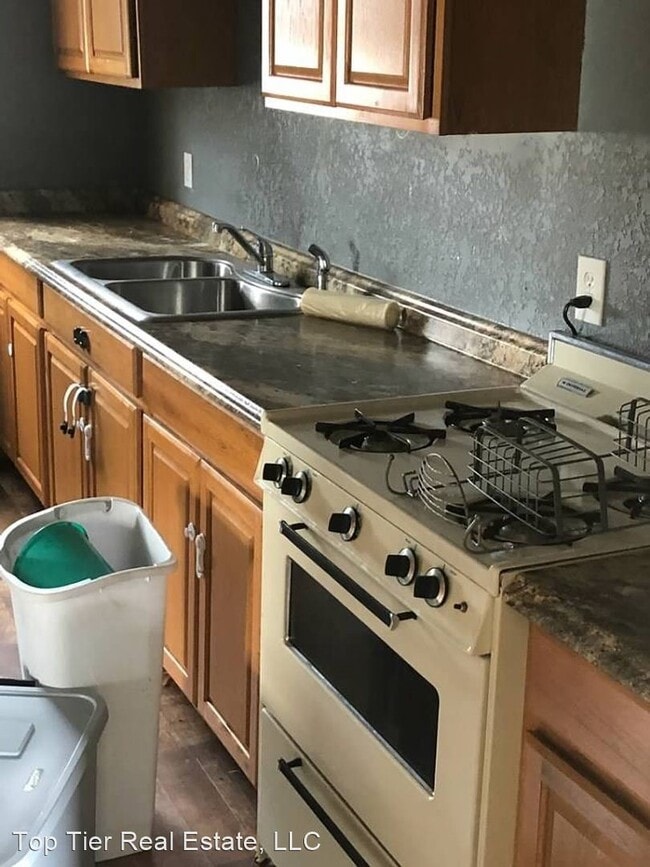 Building Photo - 2 br, 1 bath House - 120 Carpenter Ln