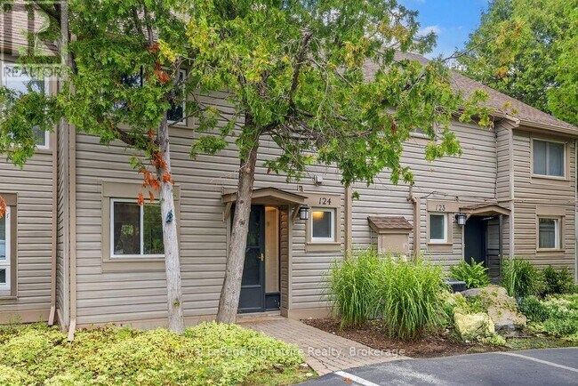 Photo du bâtiment - 124 Escarpment Crescent