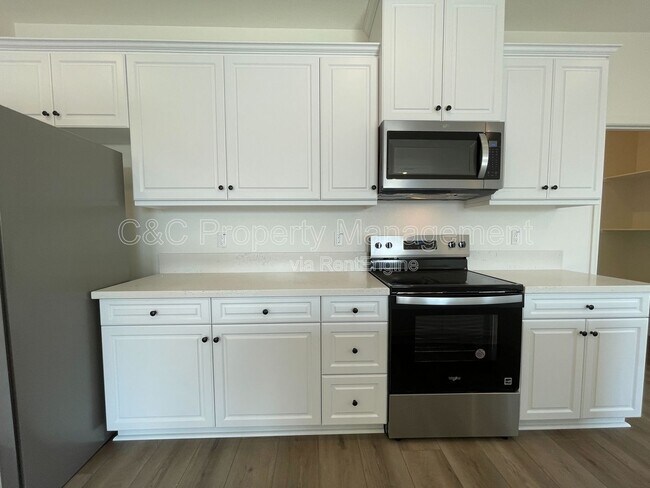 Building Photo - 25803 Sedona Ln
