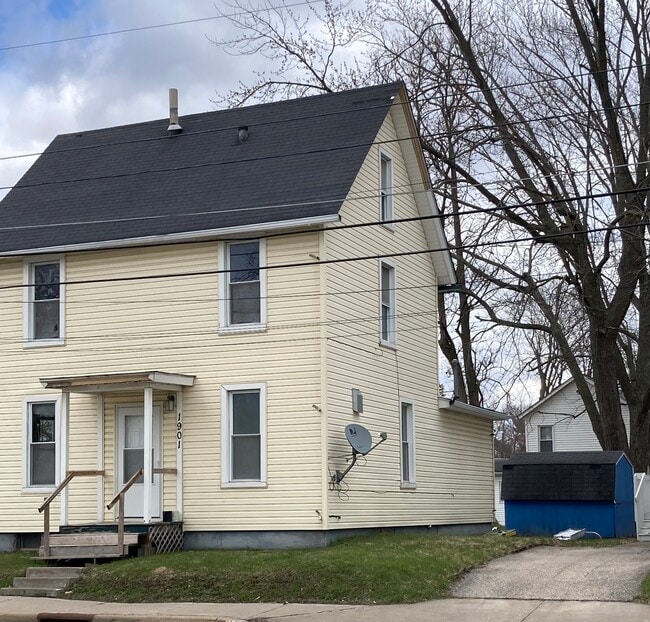 Building Photo - 1901 17th St