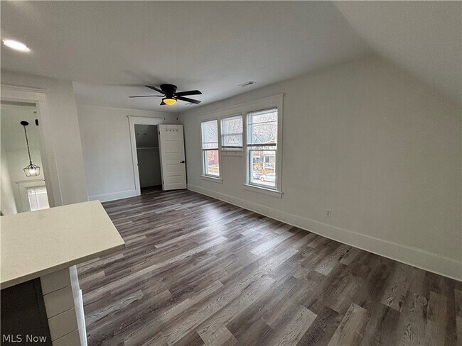 Foto del edificio - 4115 Whitman Ave
