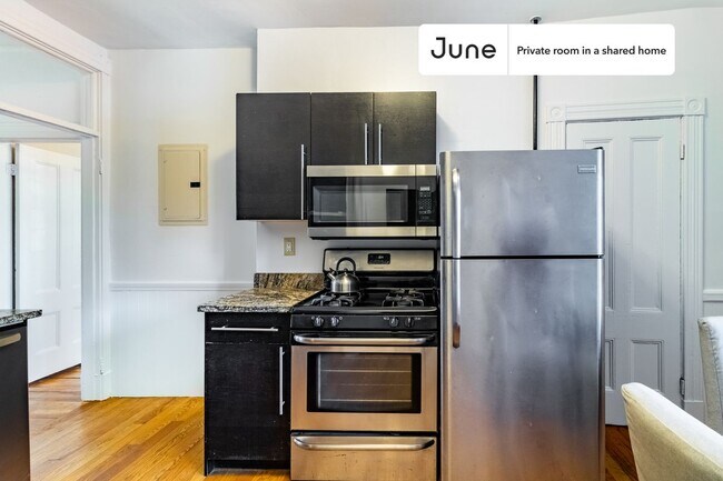 Building Photo - Room in Shared 4 bed/1 bath home in Roxbury