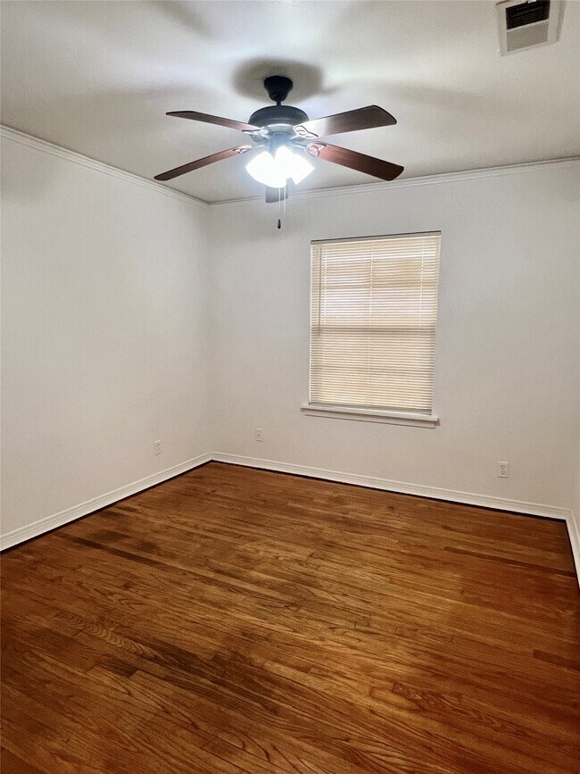 Building Photo - 4057 Woodfox St