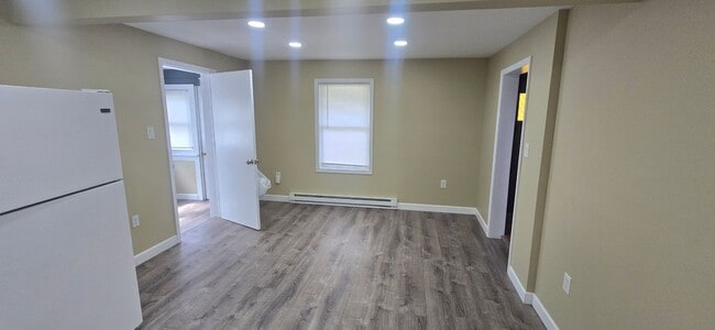Foto del edificio - 3 Bedroom House with large yard and extra space!
