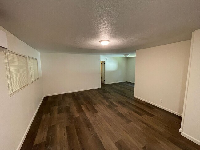 Building Photo - 3 bed 2 bath manufactured home, upper Maga...